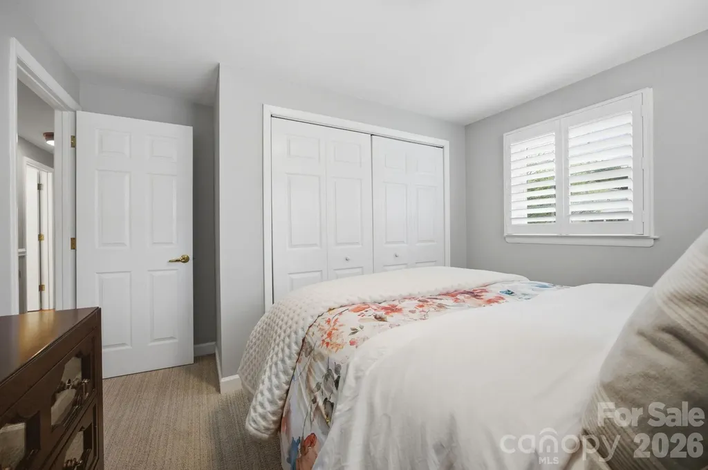 2340 24th Avenue NE Hickory NC 28601
