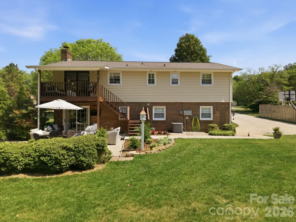 2340 24th Avenue NE Hickory NC 28601