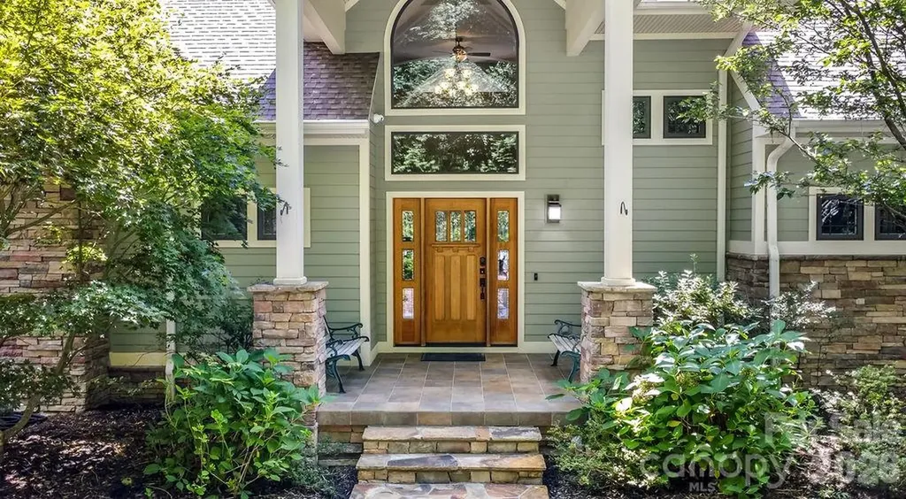 301 Gateway Drive Hendersonville NC 28739