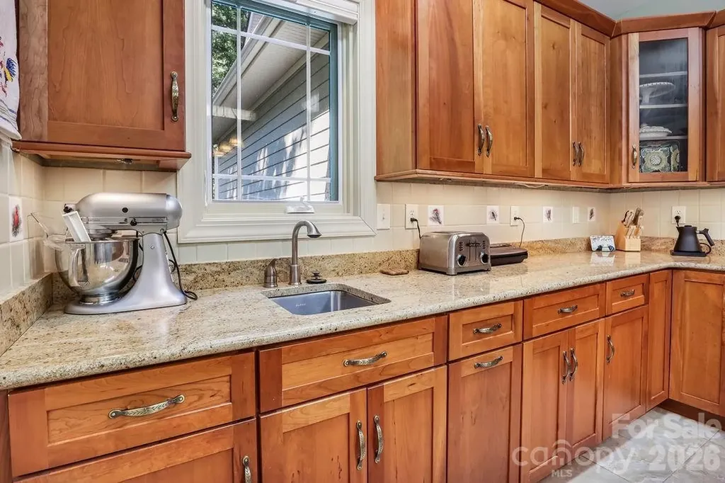 301 Gateway Drive Hendersonville NC 28739