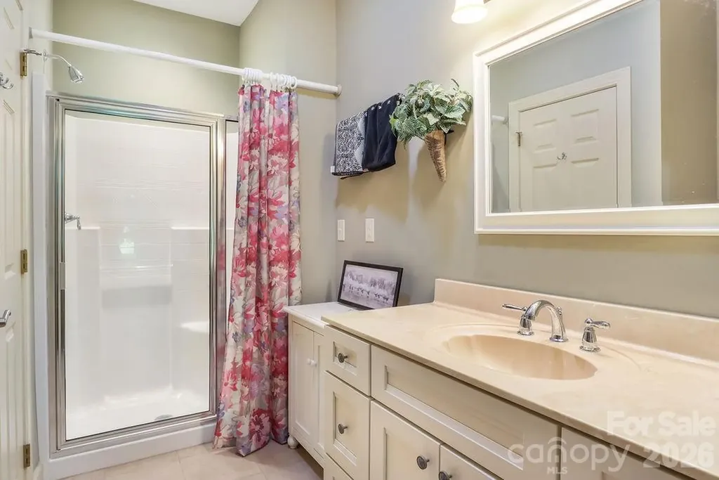 301 Gateway Drive Hendersonville NC 28739