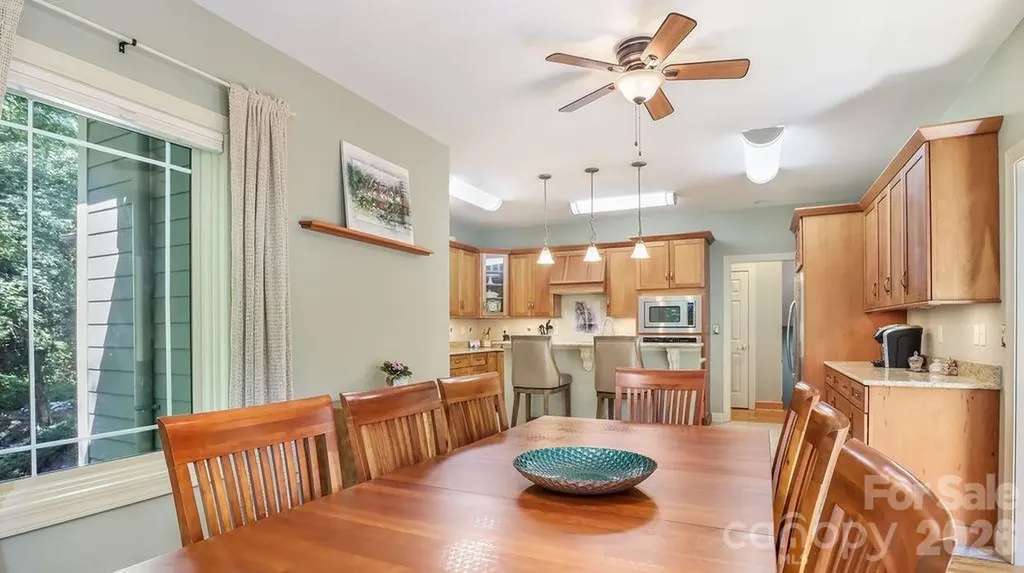 301 Gateway Drive Hendersonville NC 28739