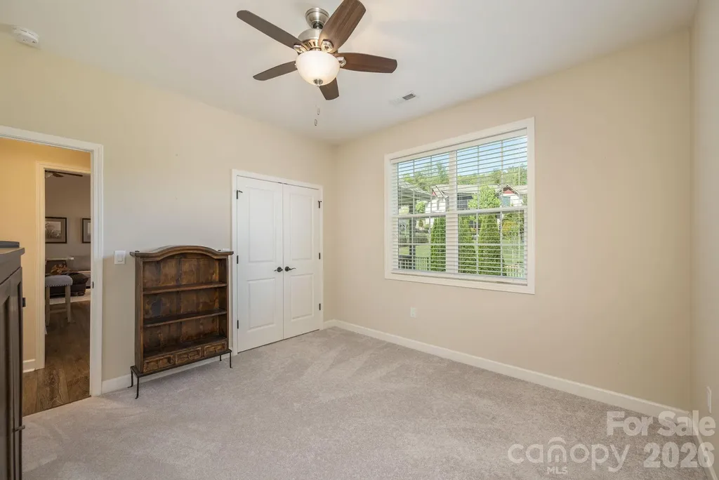 31 Black Iron Lane Hendersonville NC 28792