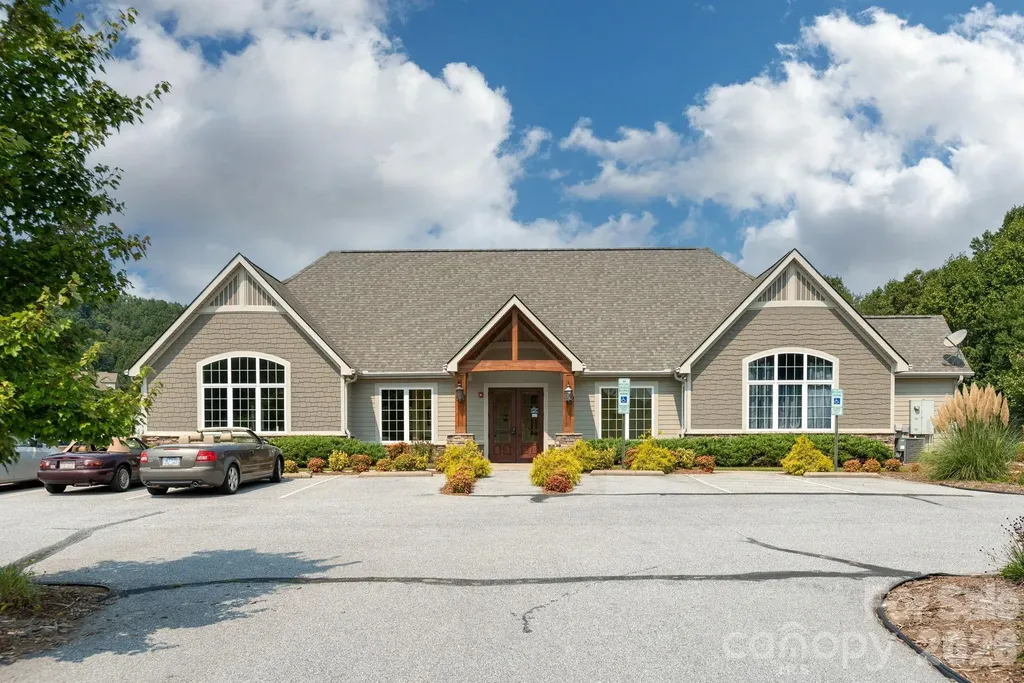 31 Black Iron Lane Hendersonville NC 28792