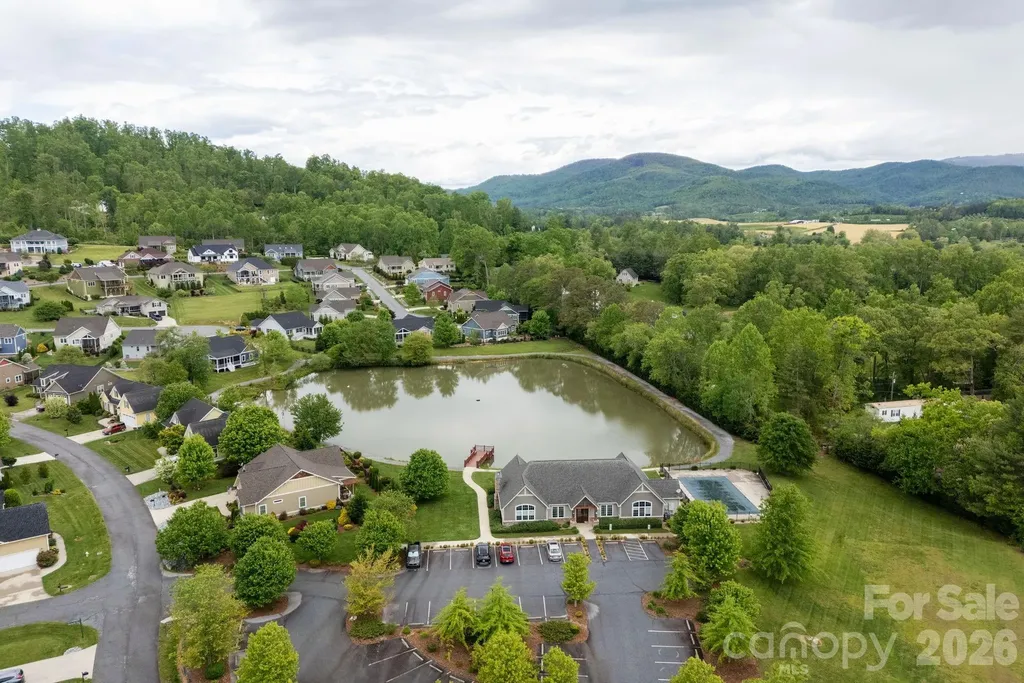 31 Black Iron Lane Hendersonville NC 28792