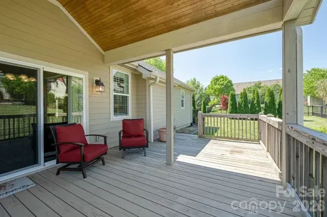 31 Black Iron Lane Hendersonville NC 28792
