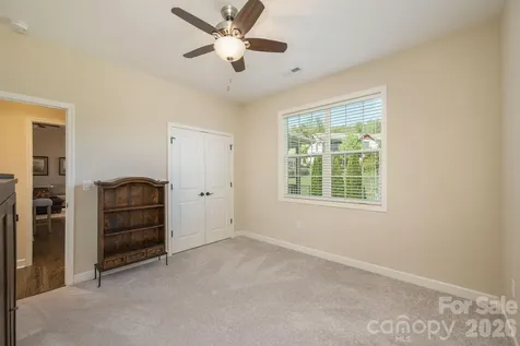 31 Black Iron Lane Hendersonville NC 28792
