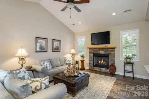 31 Black Iron Lane Hendersonville NC 28792