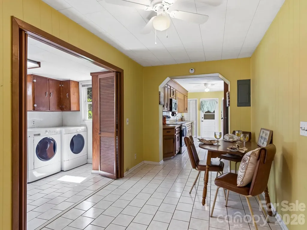 318 Resort Street Hendersonville NC 28792