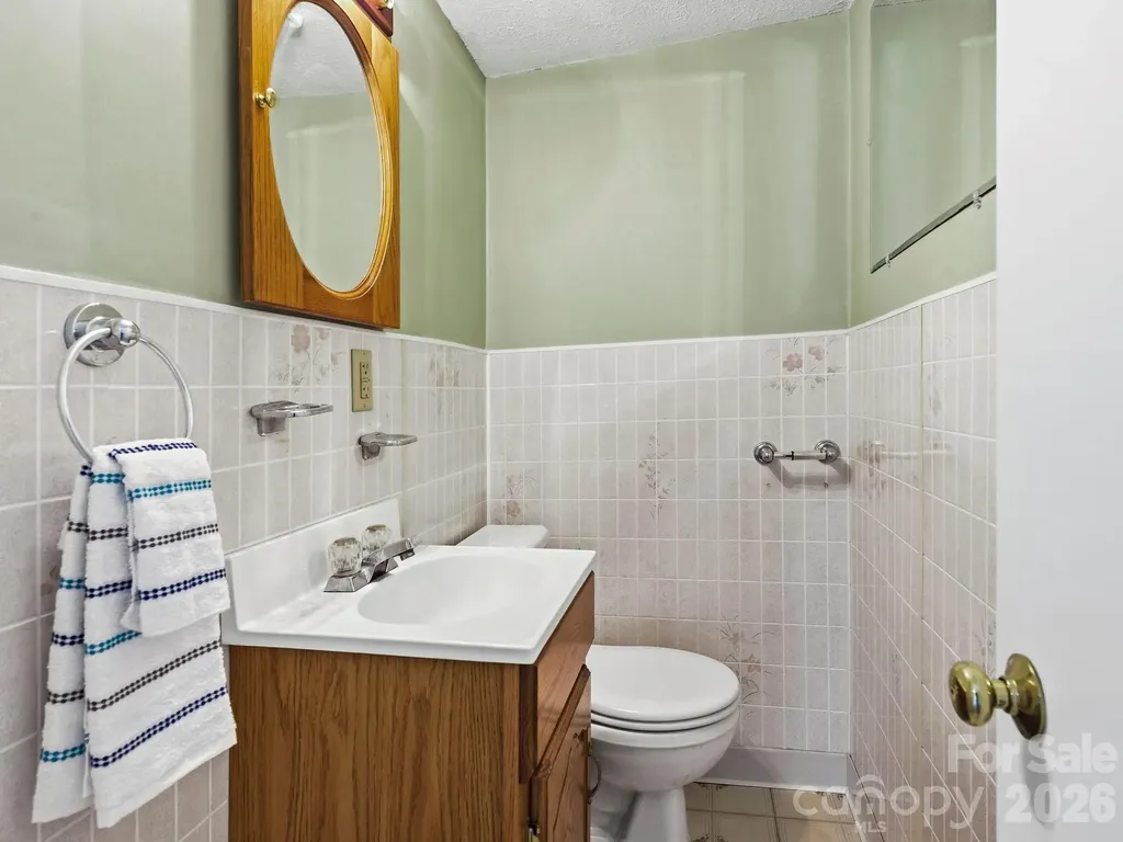 318 Resort Street Hendersonville NC 28792