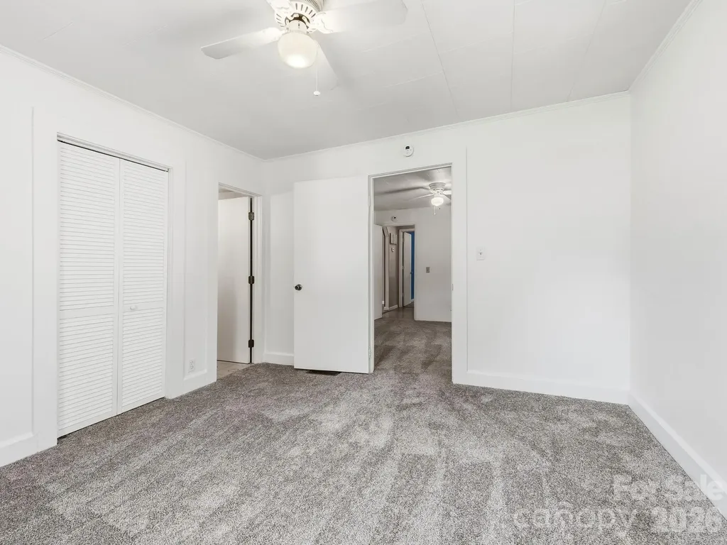 318 Resort Street Hendersonville NC 28792