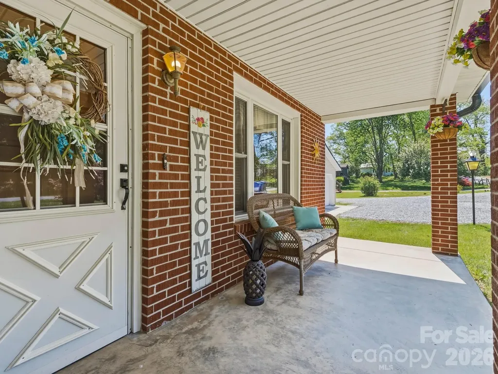 318 Resort Street Hendersonville NC 28792
