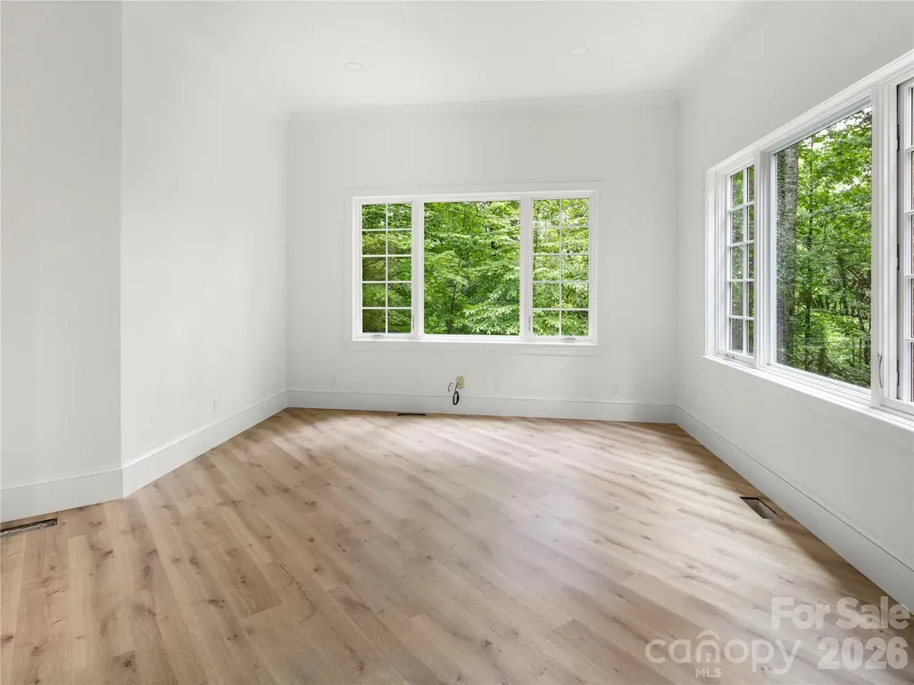 672 Walnut Valley Parkway Arden NC 28704