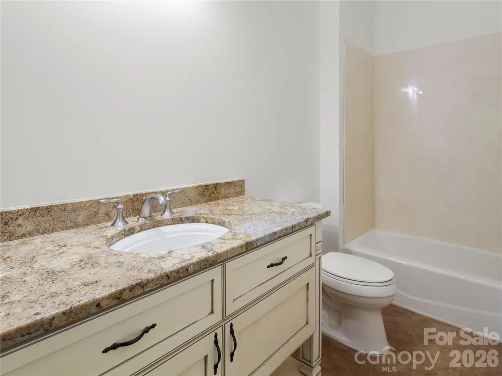 672 Walnut Valley Parkway Arden NC 28704