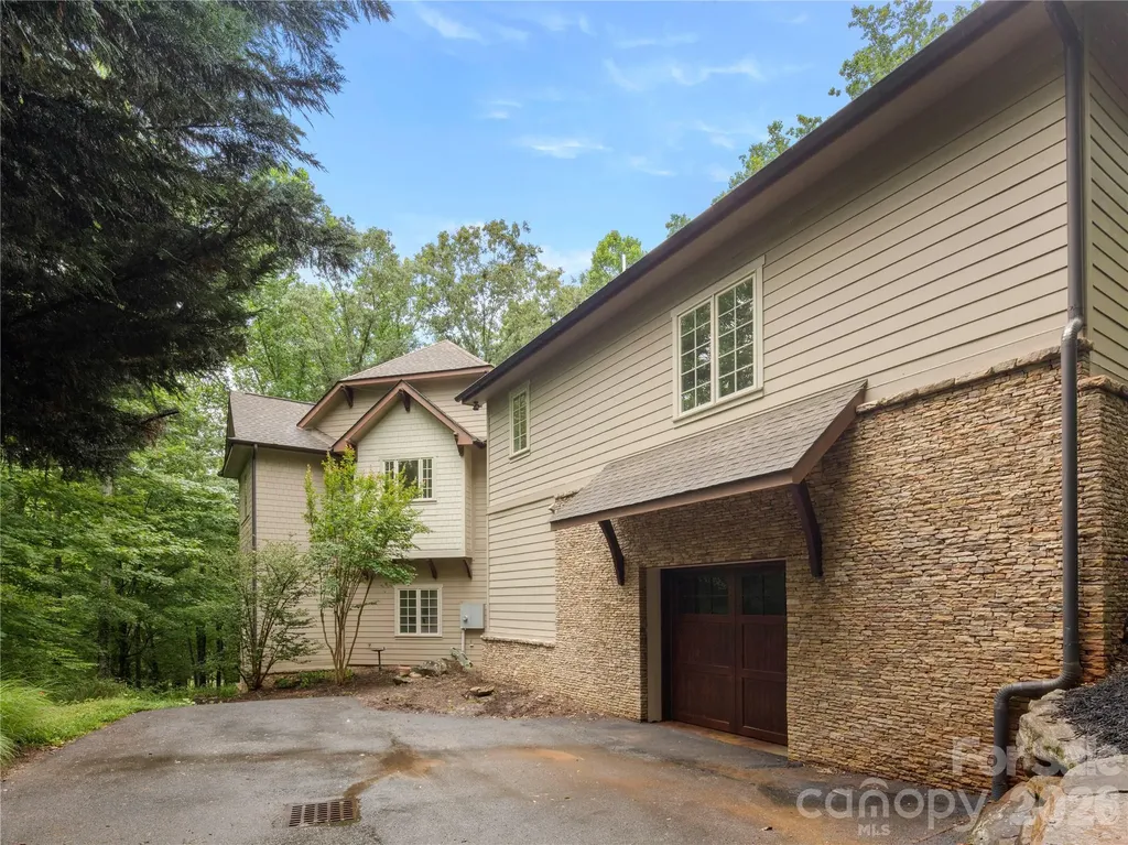 672 Walnut Valley Parkway Arden NC 28704