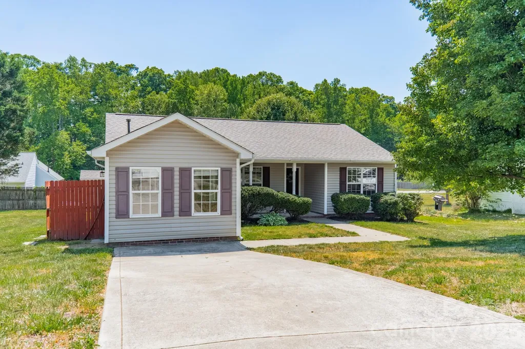 134 Chere Helen Drive Mooresville NC 28115