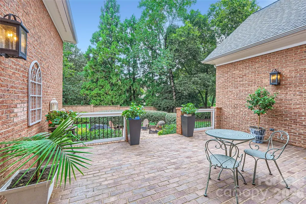 2560 Morrocroft Lane Charlotte NC 28211