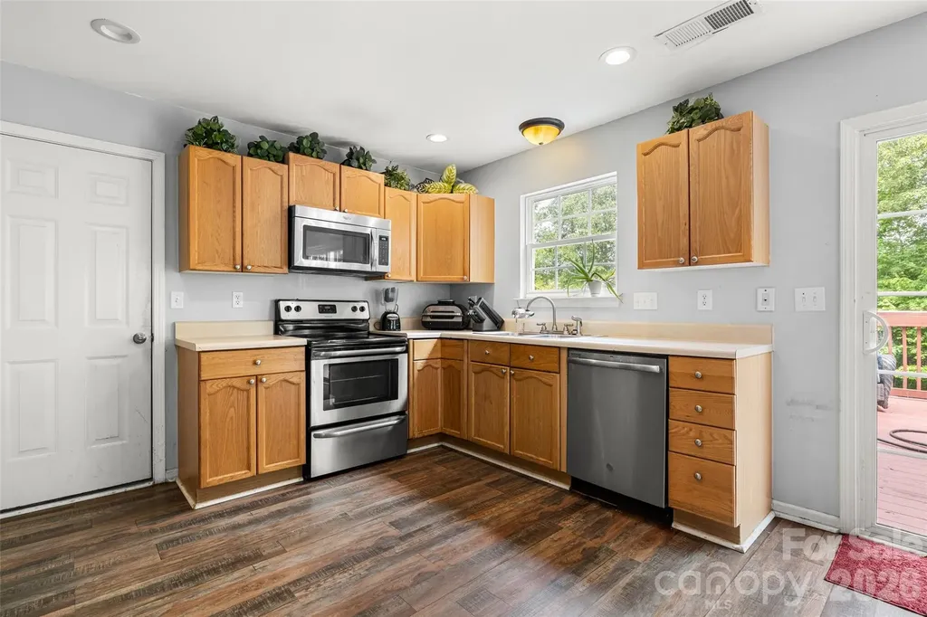 1315 Red Tallen Court Charlotte NC 28214