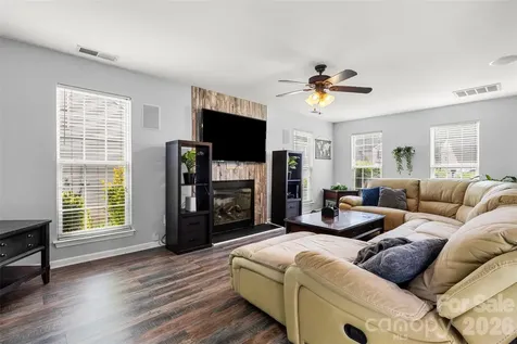 1315 Red Tallen Court Charlotte NC 28214