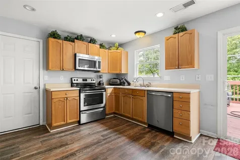 1315 Red Tallen Court Charlotte NC 28214