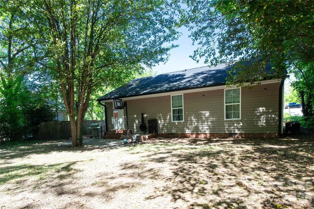 1913 Freeman Mill Road Greensboro NC 27406