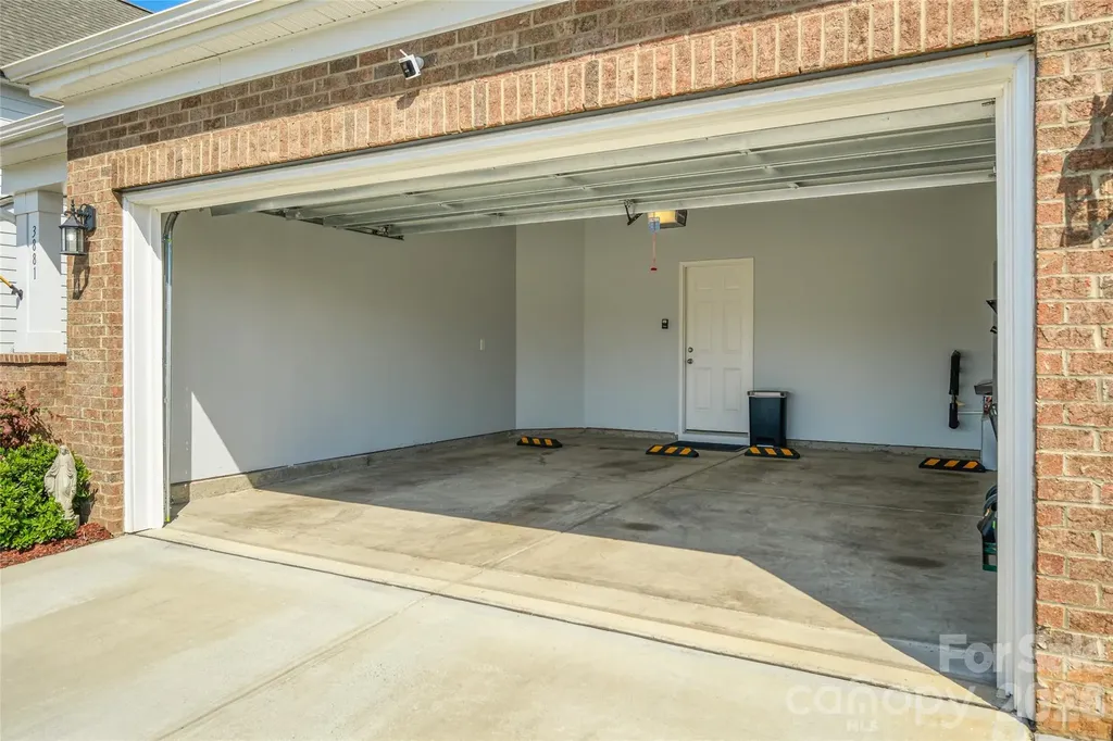 3881 Center Place Drive Harrisburg NC 28075