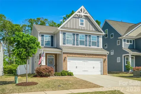 3881 Center Place Drive Harrisburg NC 28075