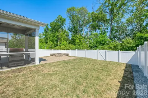 3881 Center Place Drive Harrisburg NC 28075
