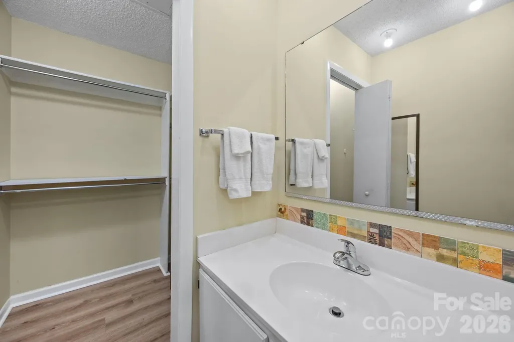1057 Sardis Cove Drive Charlotte NC 28270