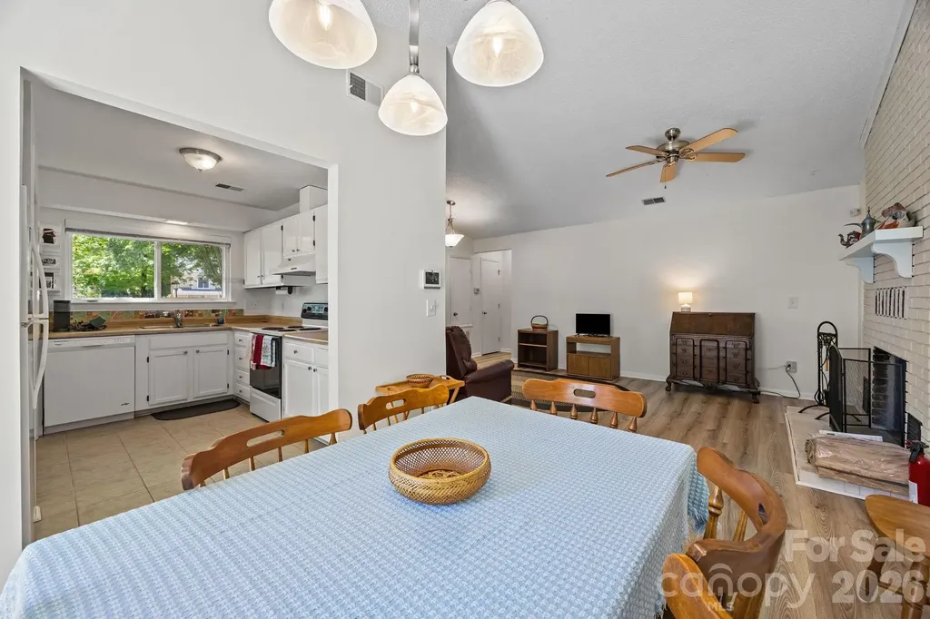1057 Sardis Cove Drive Charlotte NC 28270