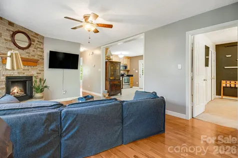 218 Appalachian Way Asheville NC 28806