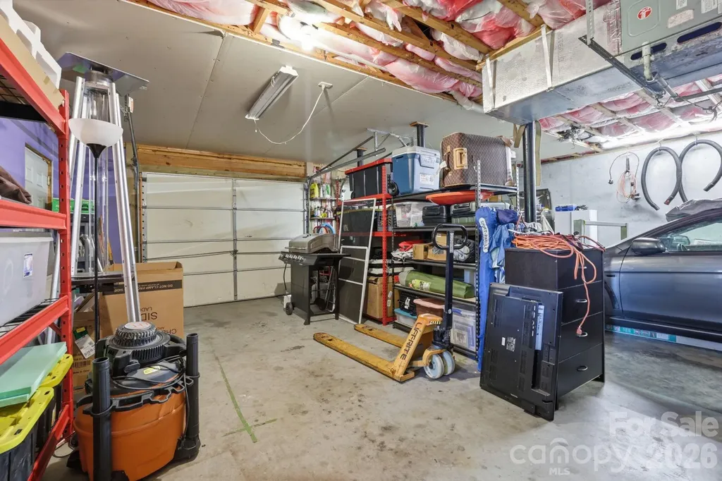 10 Country Road Hendersonville NC 28791