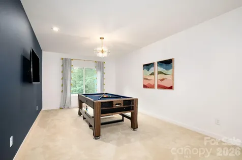 559 Shining Rock Path Horse Shoe NC 28742