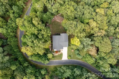 559 Shining Rock Path Horse Shoe NC 28742
