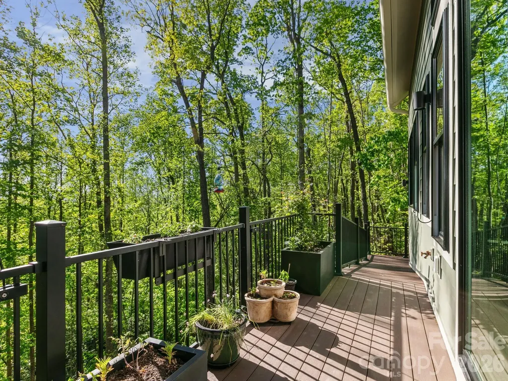 199 Garnet Way Hendersonville NC 28791