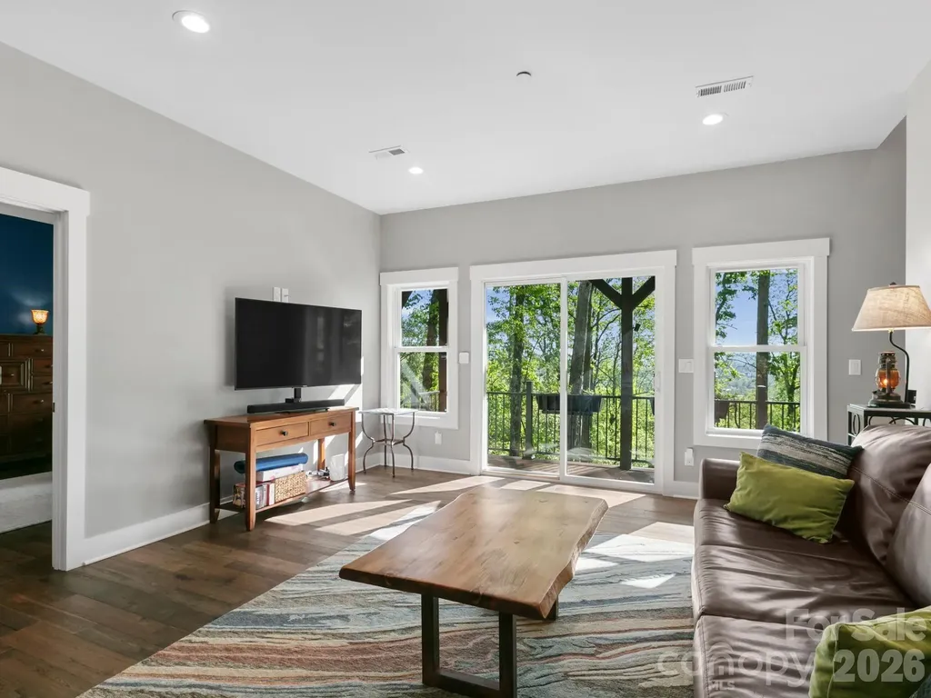 199 Garnet Way Hendersonville NC 28791