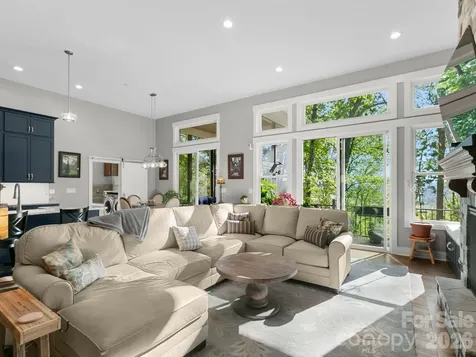 199 Garnet Way Hendersonville NC 28791