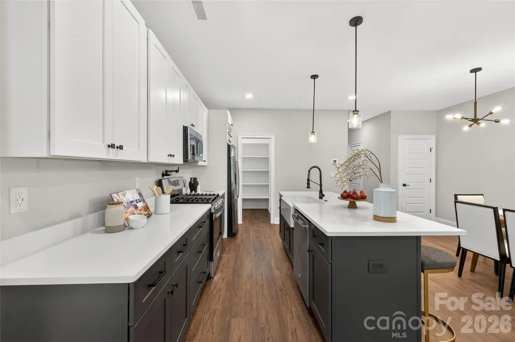 3219 Credenza Road Charlotte NC 28208