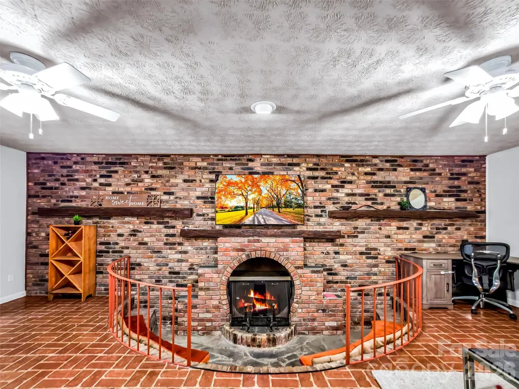 122 W Sweetbriar Lane Etowah NC 28729