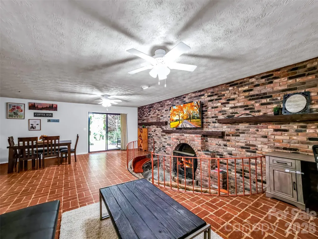 122 W Sweetbriar Lane Etowah NC 28729