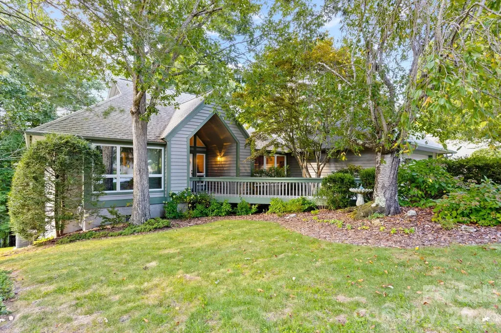128 Forest View Drive Flat Rock NC 28731