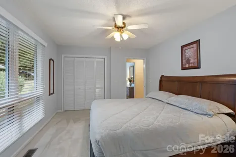 128 Forest View Drive Flat Rock NC 28731