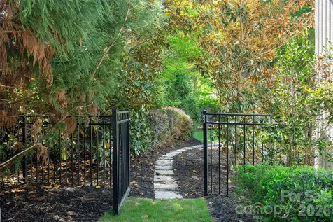 11920 Three Vistas Court Charlotte NC 28277