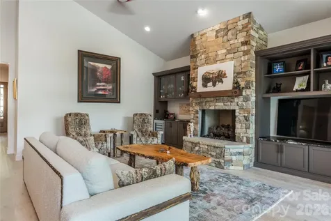 110 Plateau Drive Maggie Valley NC 28751
