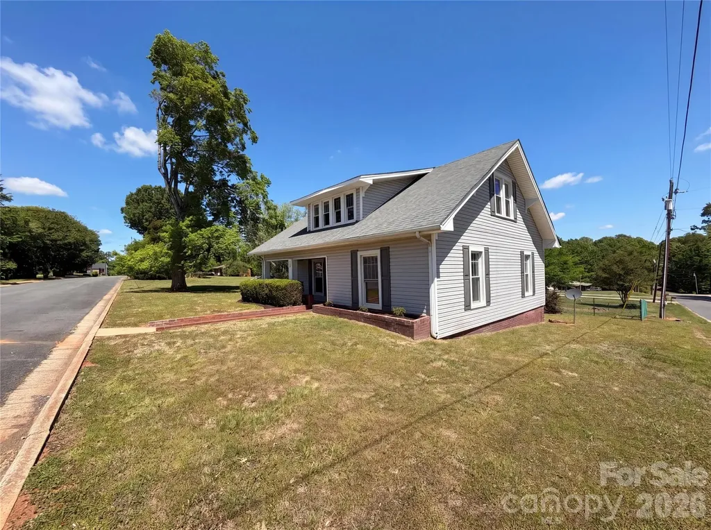 215 S Ferry Road New London NC 28127