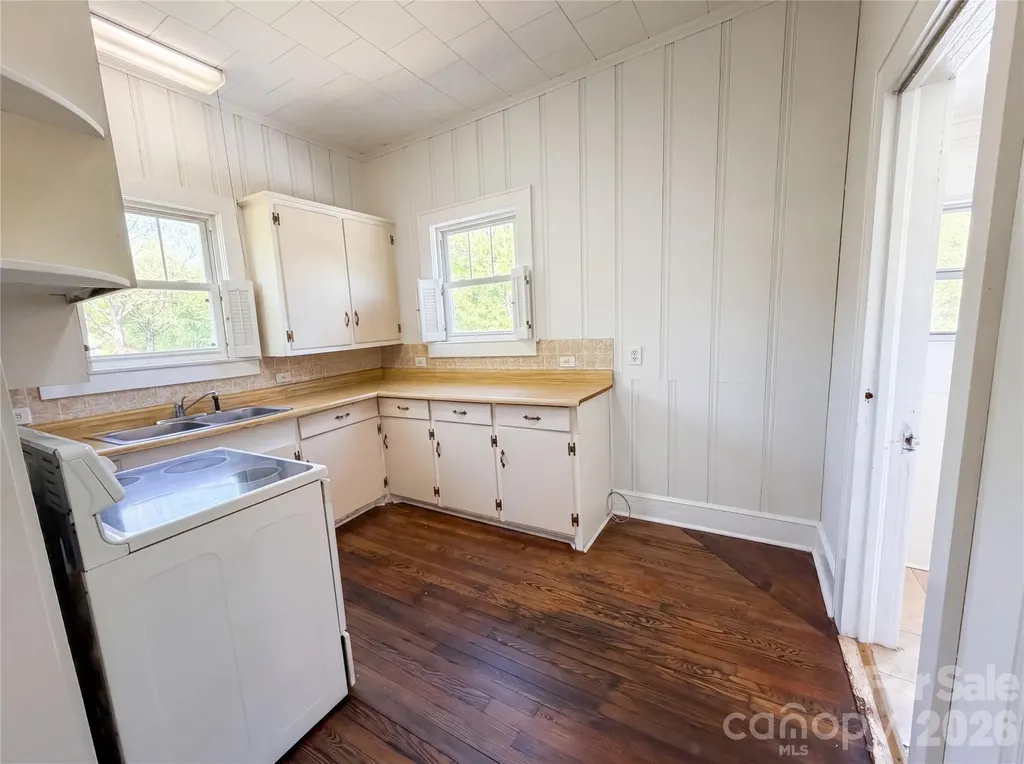 215 S Ferry Road New London NC 28127
