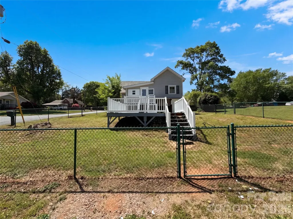 215 S Ferry Road New London NC 28127