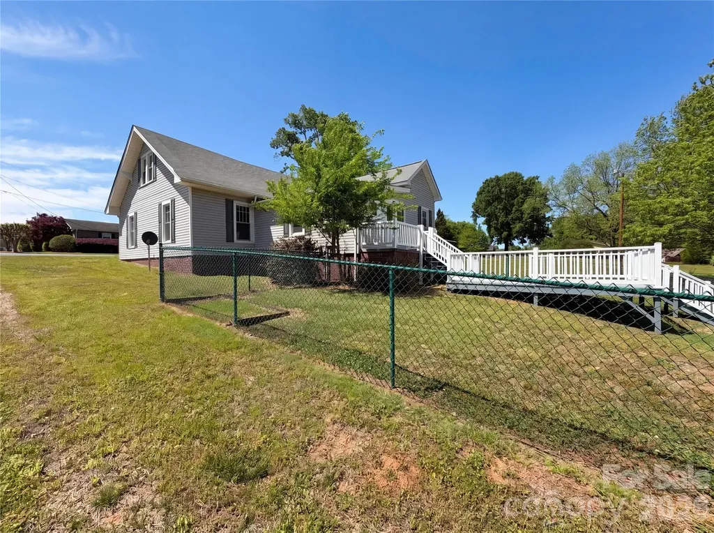 215 S Ferry Road New London NC 28127