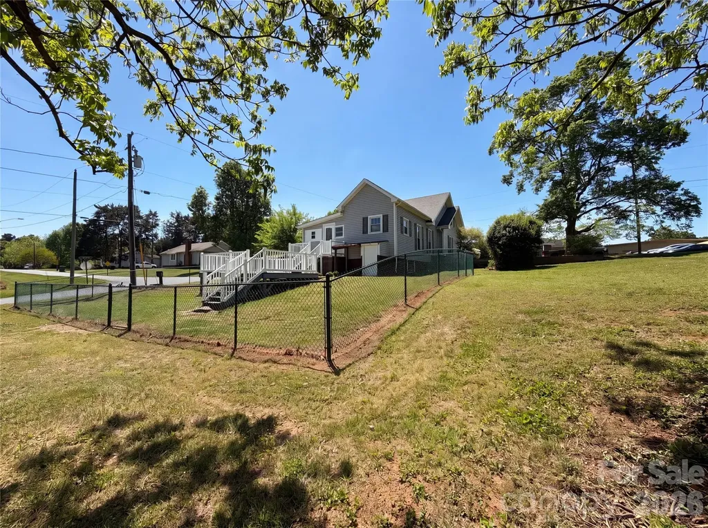 215 S Ferry Road New London NC 28127