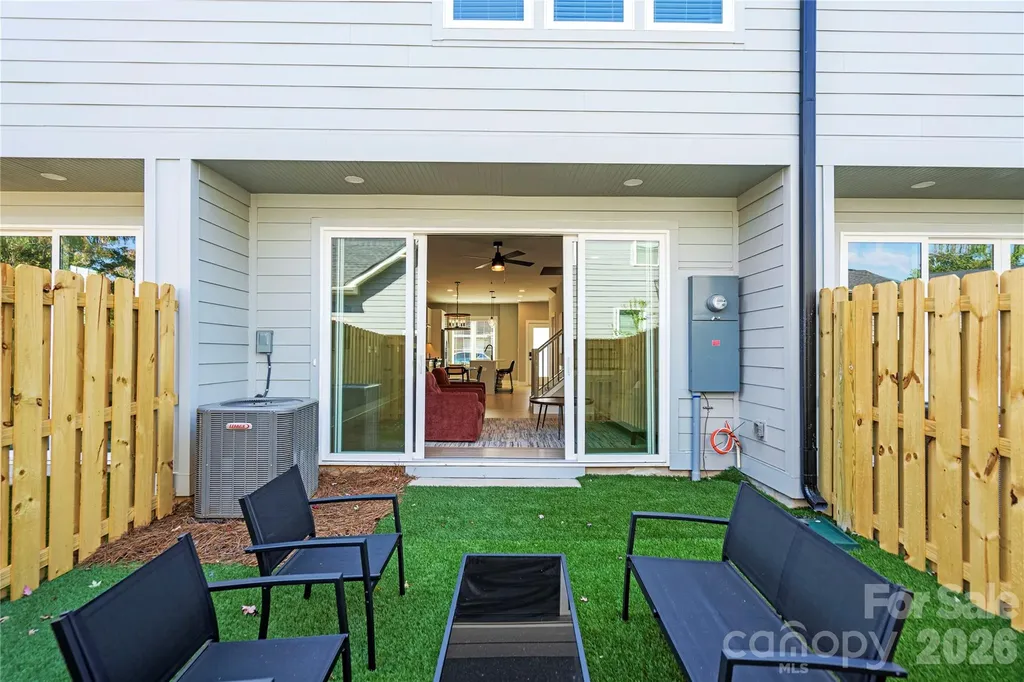 242 Freeland Lane Charlotte NC 28217